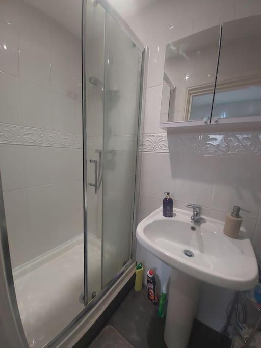 London Zone 2, Easy Travel Apartment Exterior photo